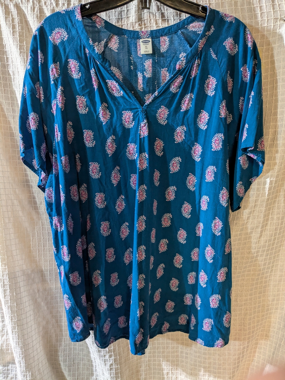 Old Navy Teal Short Sleeve V‑Neck Tee with Pink Floral Print